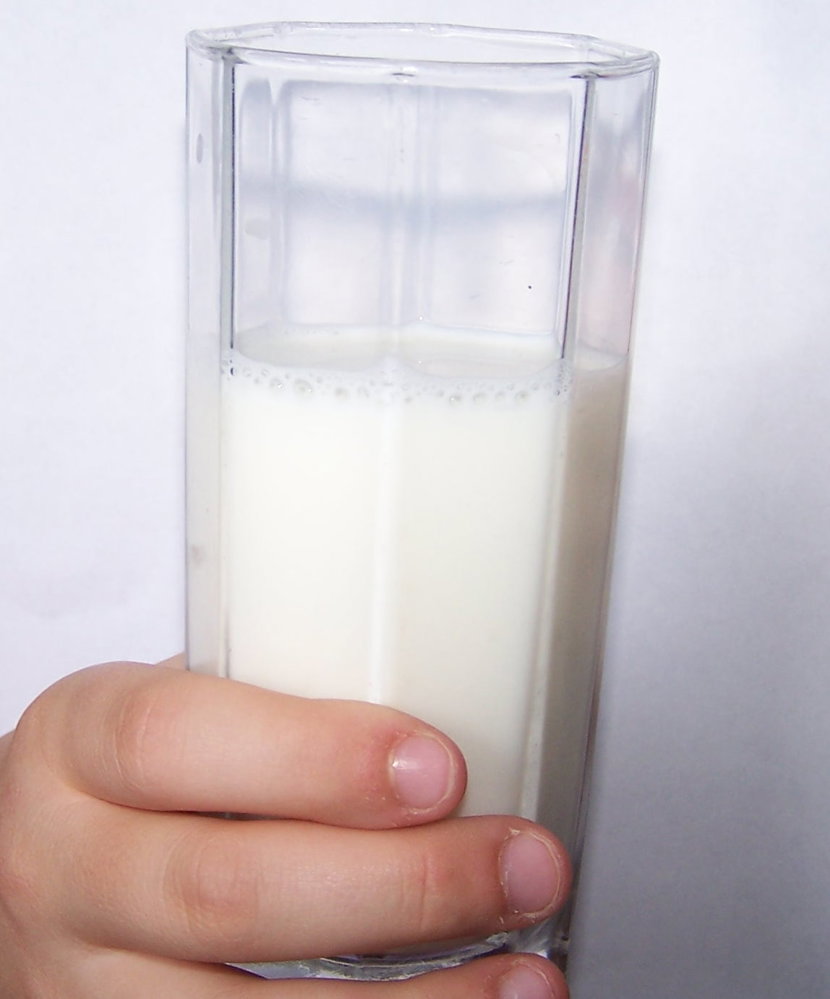 Млякото отнема лечебнитe свойства на чая